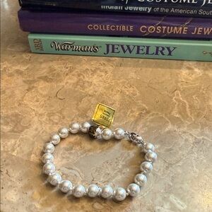 Vintage new with tags, Monet, gray faux, pearl bracelet Silvertone clasp